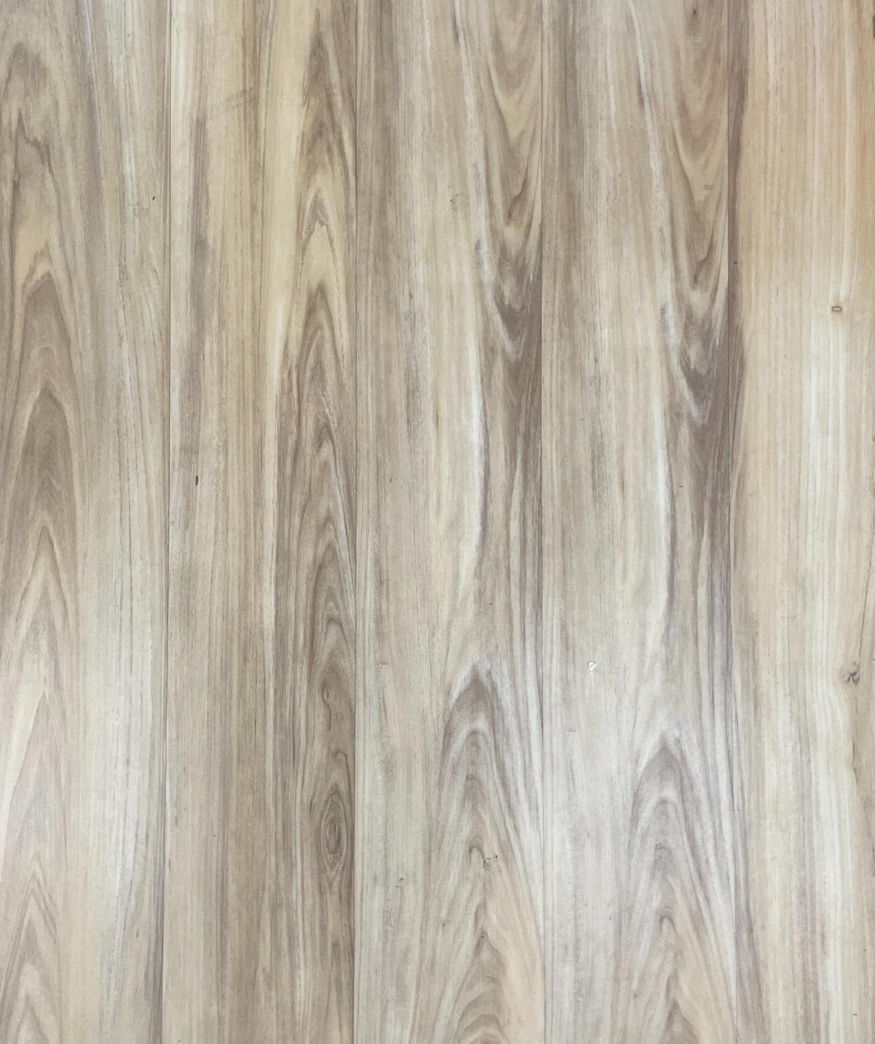 #312 Casino Collection LVP color sample